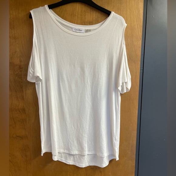 Calvin Klein White Cold Shoulder Top - Picture 2 of 9